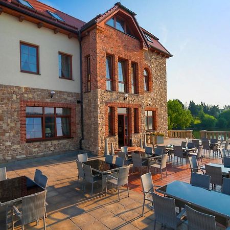 Hotel Plumlov Mostkovice Экстерьер фото