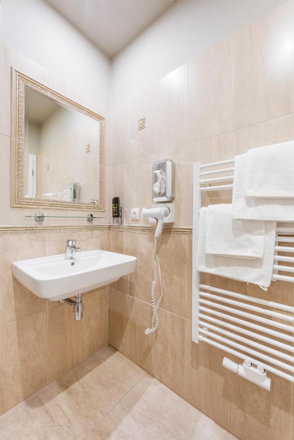 Hotel Plumlov Mostkovice Экстерьер фото