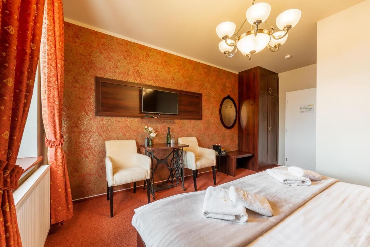 Hotel Plumlov Mostkovice Экстерьер фото