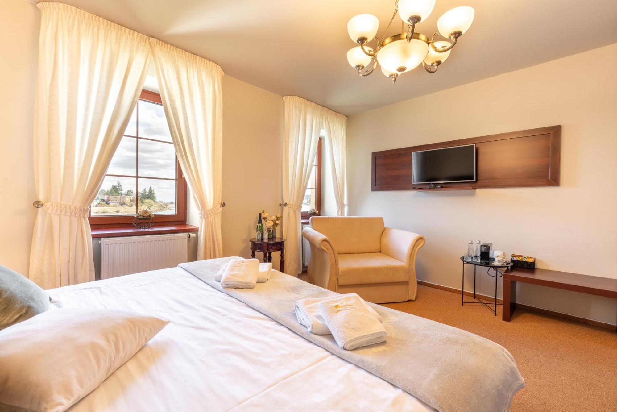 Hotel Plumlov Mostkovice Экстерьер фото