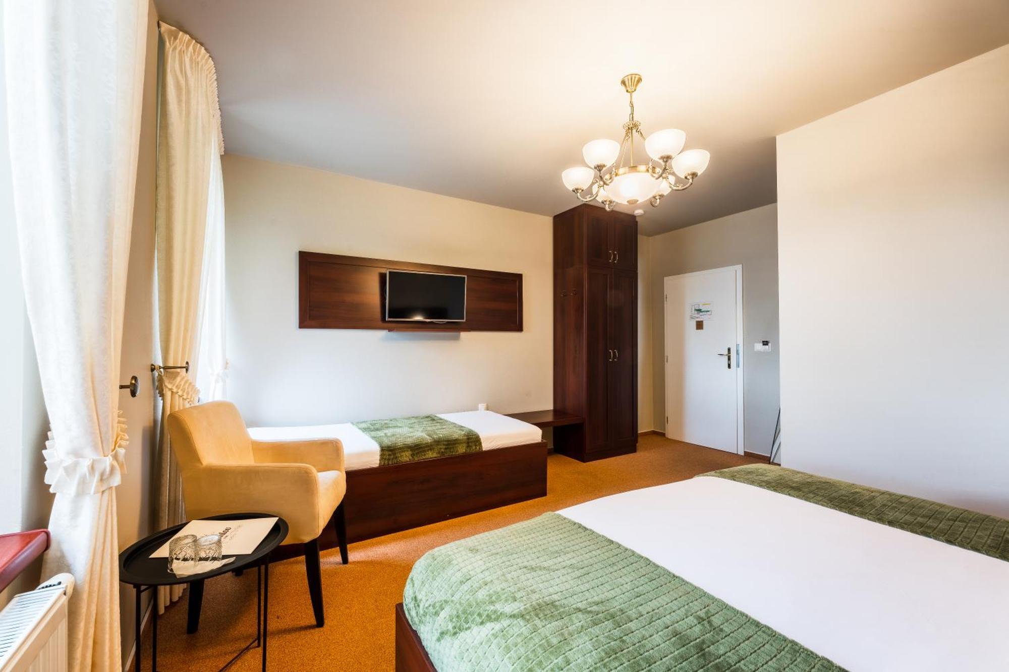 Hotel Plumlov Mostkovice Экстерьер фото