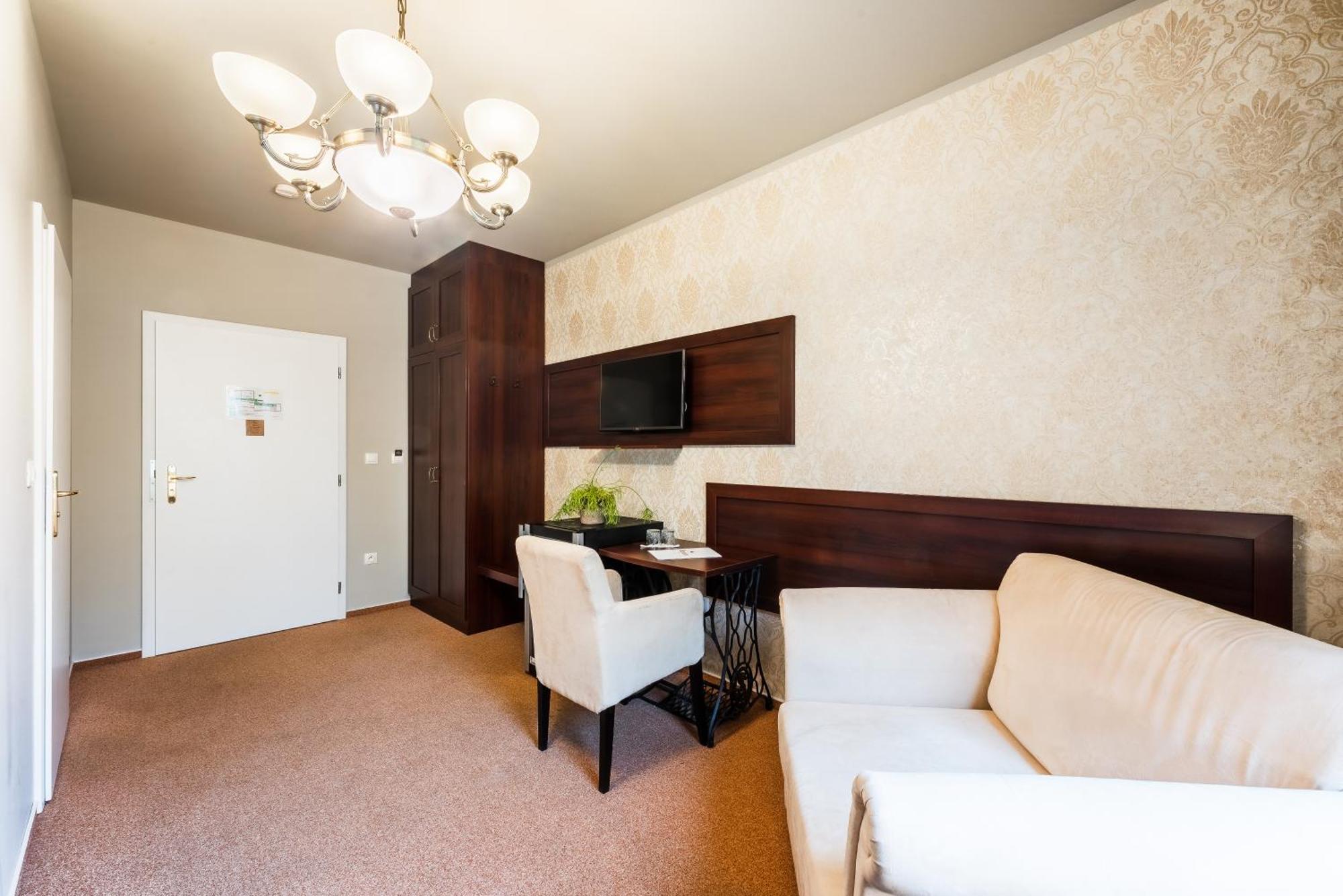 Hotel Plumlov Mostkovice Экстерьер фото