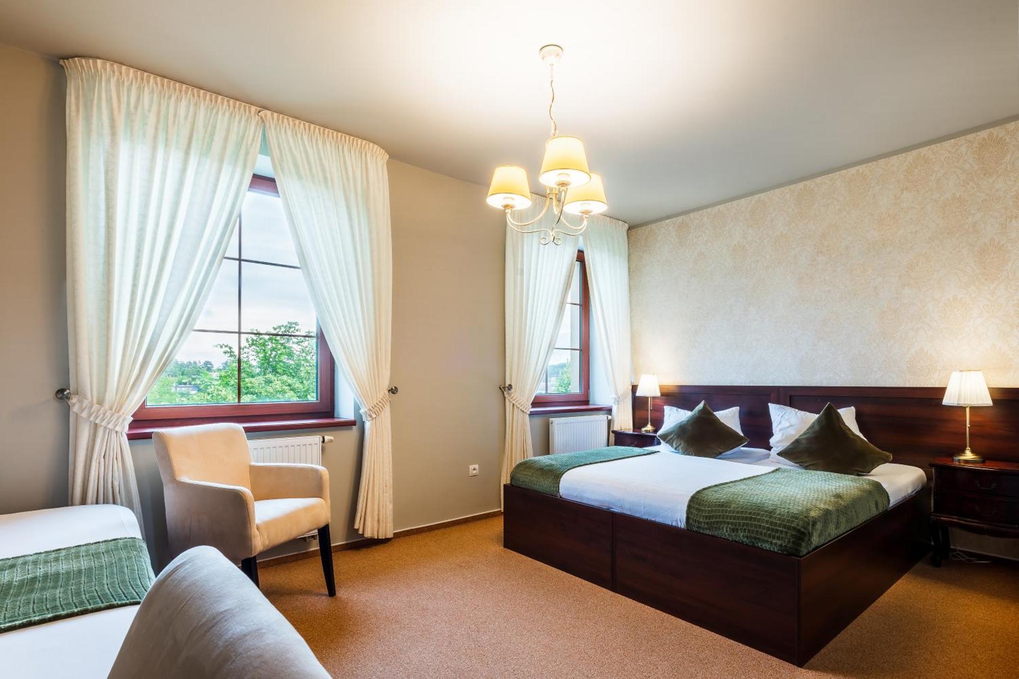 Hotel Plumlov Mostkovice Экстерьер фото